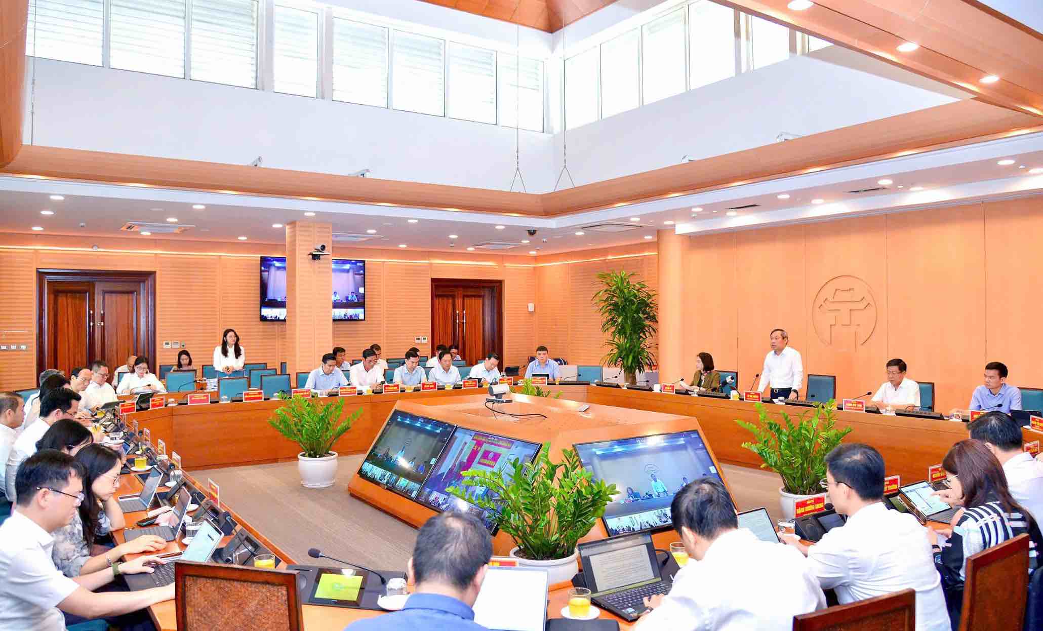 Chủ tịch UBND TP Hà Nội Vũ Đại Thắng chủ trì phiên họp tập thể UBND thành phố thường kỳ tháng 7. Ảnh: Viết Thành