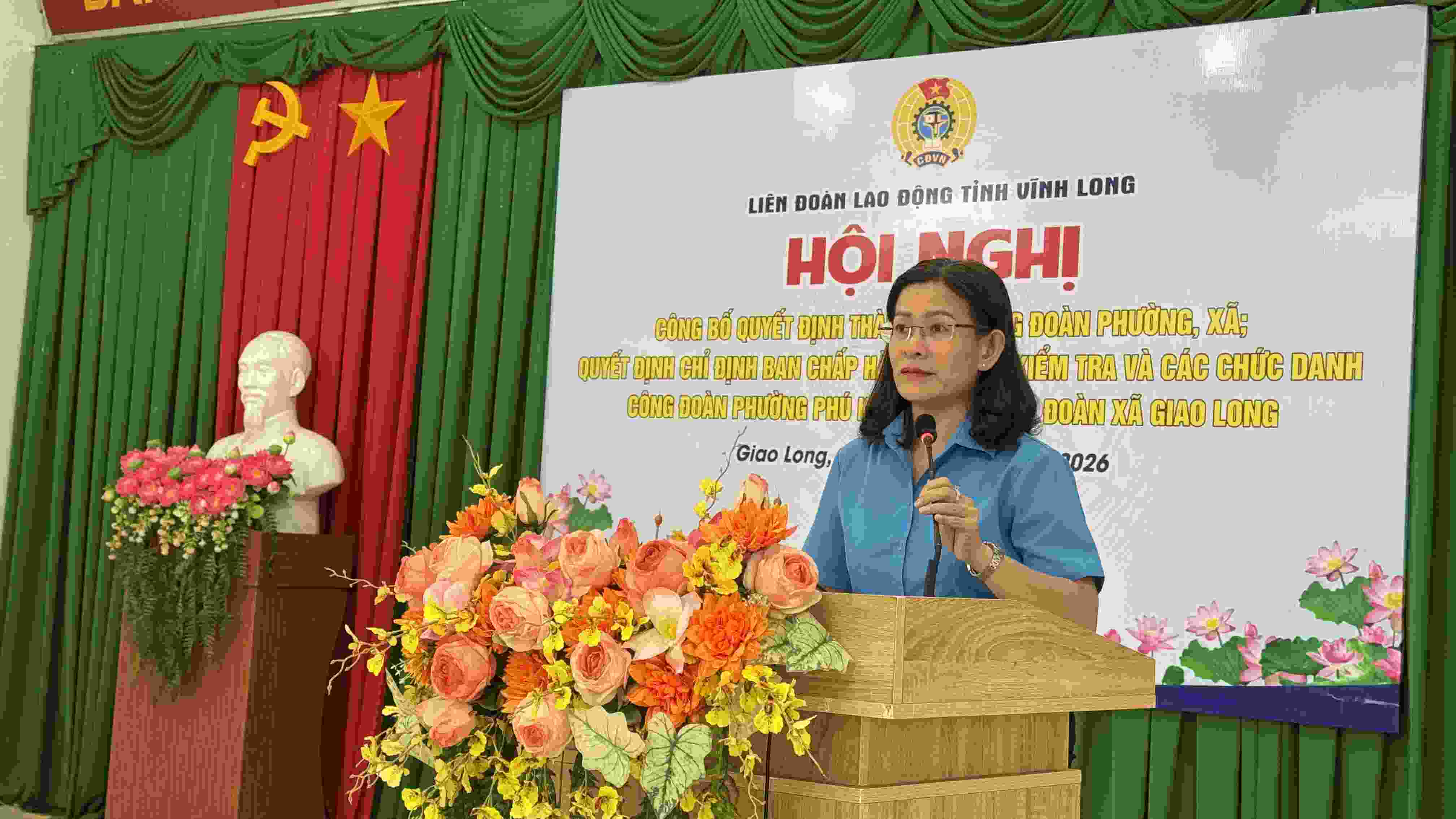 Ms. Nguyen Thi Kim Dung - Vice President of Vinh Long Provincial Labor Federation - delivered a directive speech at the conference. Photo: Hoang Loc