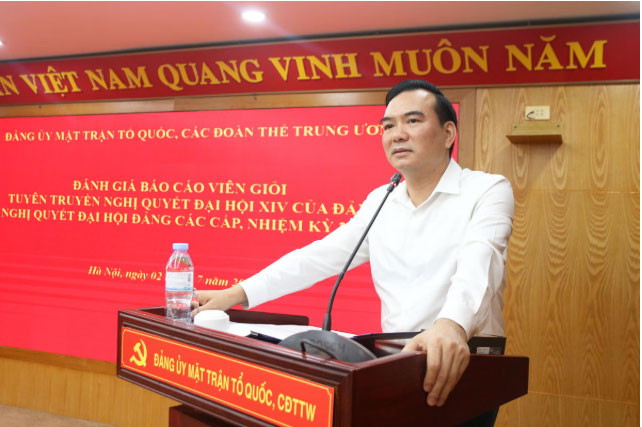 Comrade Nguyen Minh Chung - Member of the Standing Committee, Head of the Propaganda and Mass Mobilization Committee of the Fatherland Front Committee, Central mass organizations spoke at the program. Photo: Tien Dat