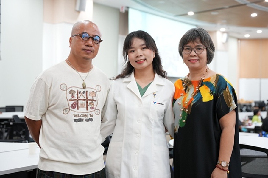 Chia sẻ về dự định, Linh cho biết sẽ học Bác sĩ Nội trú Nhi khoa để tiếp tục theo đuổi mục tiêu phát triển các giải pháp chuyển đổi số cho ngành y.