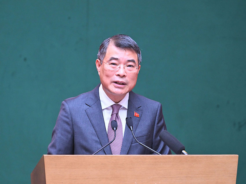Politburo Member, Prime Minister Le Minh Hung emphasized the requirement to focus on building "economic security shields" and "national firewalls in cyberspace". Photo: Ministry of Public Security