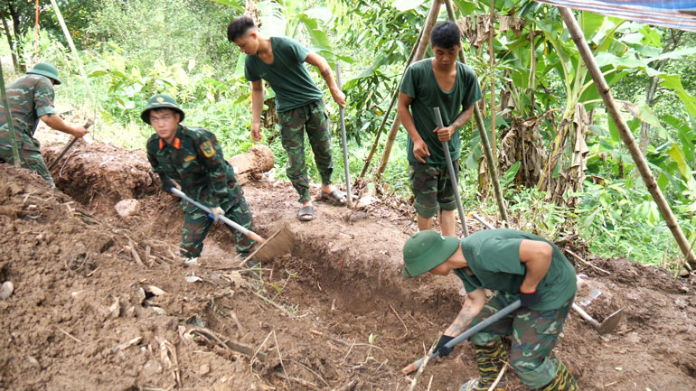 Lao Cai mobilizes forces to deploy DNA testing for martyrs' remains. Photo: Trung Kien