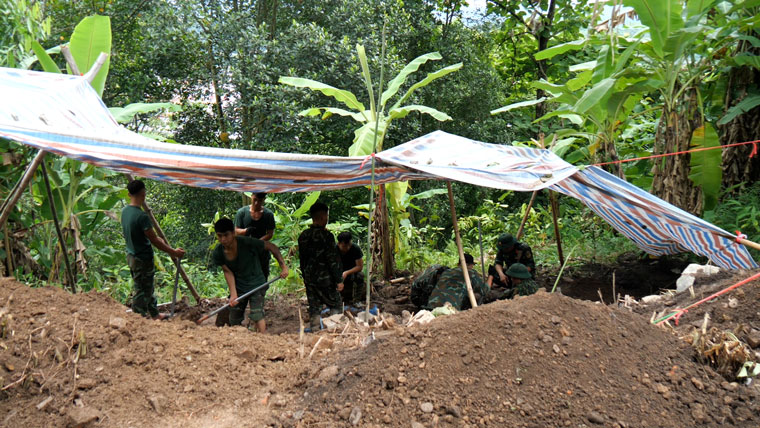 Hành trình khoanh vùng và tổ chức khai quật được diễn ra liên tục. Ảnh: Trung Kiên