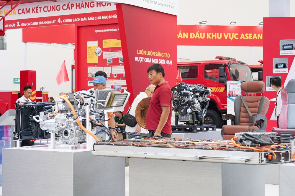 Scientists and experts on international integration can receive monthly support equal to 300% of their salary, and are considered for recruitment as civil servants and public employees. Photo: VGP