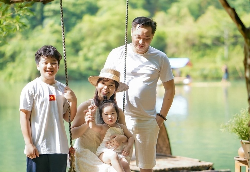Weekend schedule in Lang Son includes bathing in streams, taking photos in the valley, costing just over 2 million VND. Photo: NVCC