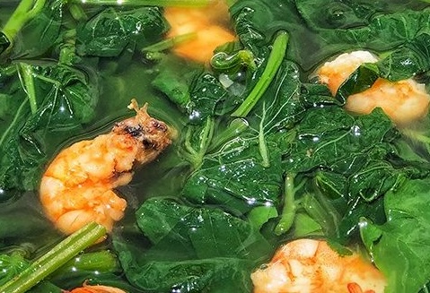 サツマイモとエビのスープは、主婦が血糖値を安定させるために家族の食事に取り入れることができる料理です。写真:キエウ・ヴー