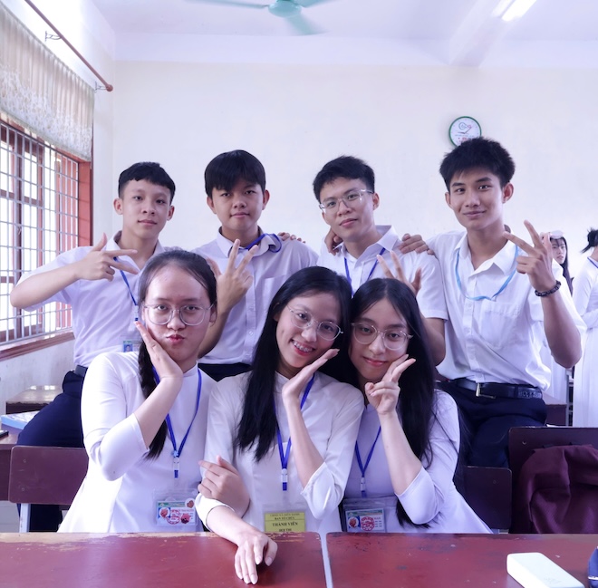Nhóm bạn “cùng nhau tiến bộ” của Vũ và Khải. Ảnh: Nhân vật cung cấp