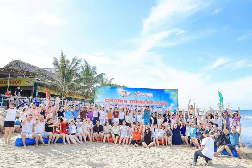 The Trade Union of Hop Luc Joint Stock Company organizes practical activities for hundreds of union members and workers. Photo: Thanh Hoa Trade Union