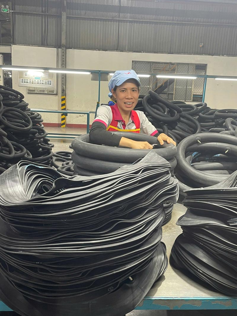 Chị Nguyễn Thị Phương Thanh - đoàn viên Công đoàn Công ty TNHH Cao su Camel Việt Nam (tỉnh Quảng Trị). Ảnh: Công đoàn Quảng Trị