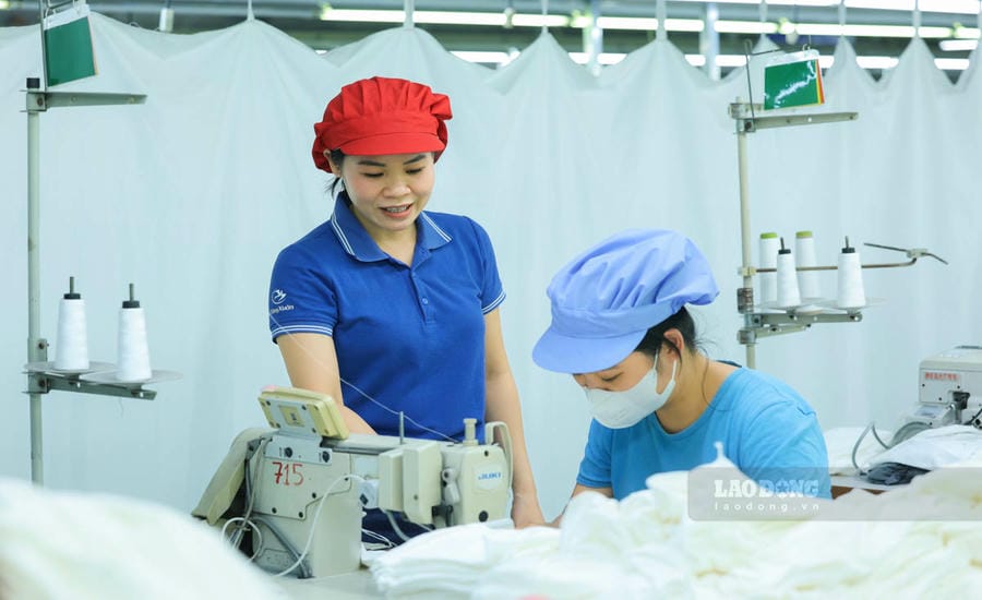 The Vietnam Trade Union always strives to protect the rights and improve the quality of life of workers. Photo: Hai Nguyen