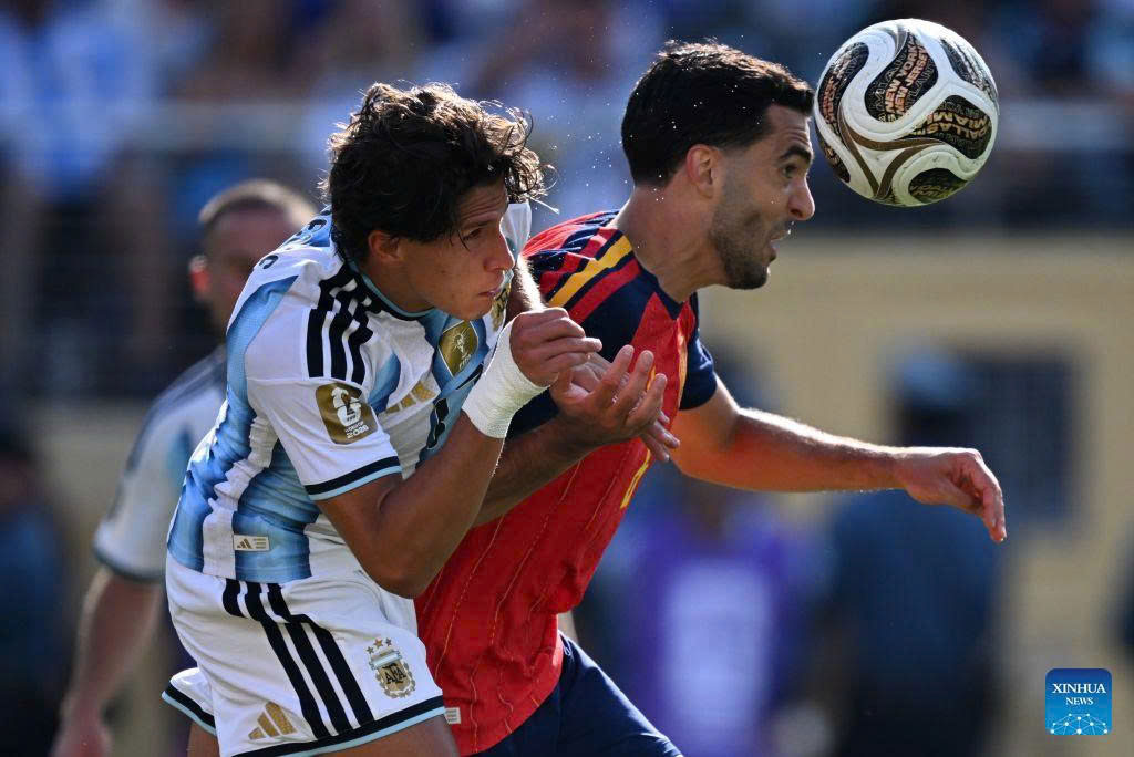 Cầu thủ xảy ra tranh cãi sau trận đấu giữa Tây Ban Nha và Argentina tại chung kết World Cup 2026. Ảnh: Xinhua