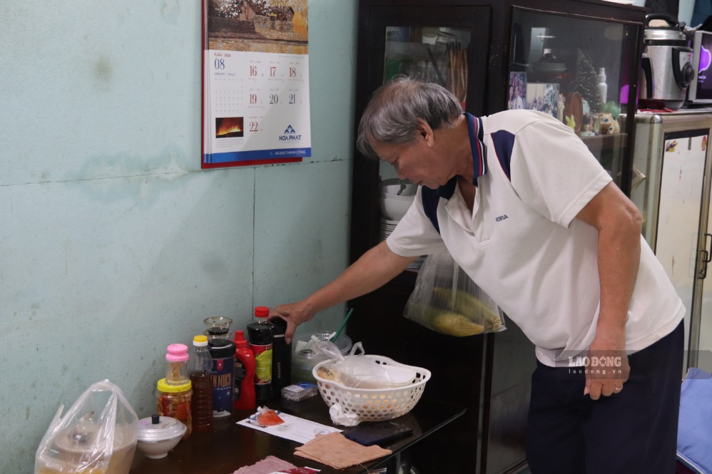 Degraded living space, posing many risks for the elderly and young children every time the rainy and storm season comes. Photo: Nguyen Linh