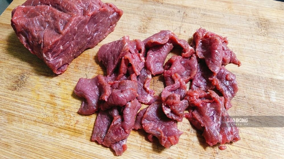 Some mistakes in processing make beef easily tough and lose nutrients. Photo: Tuan Dat