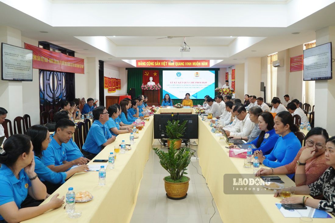 Quang cảnh lễ ký kết. Ảnh: Tạ Quang