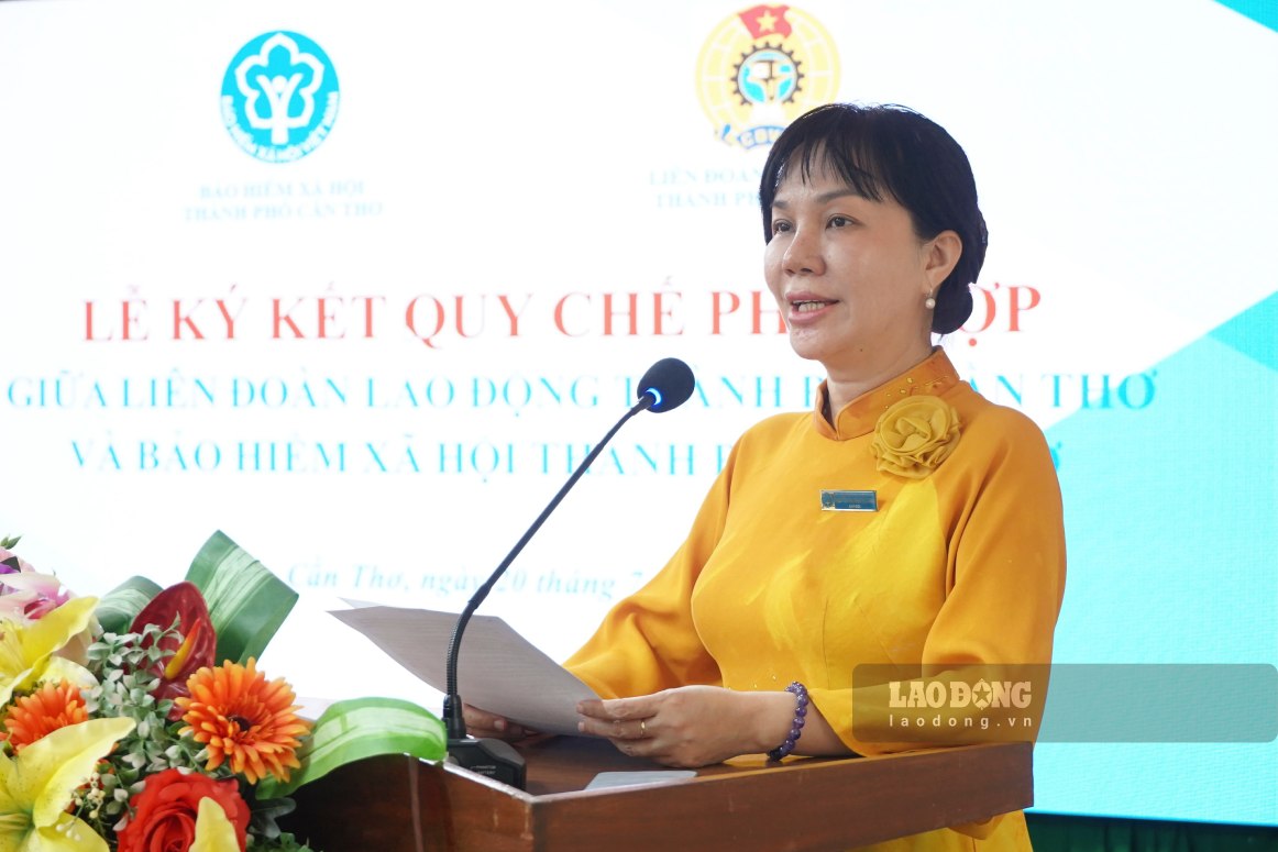 Bà Nguyễn Thị Thanh Xuân – Giám đốc Bảo hiểm Xã hội TP Cần Thơ phát biểu tại buổi lễ. Ảnh: Tạ Quang