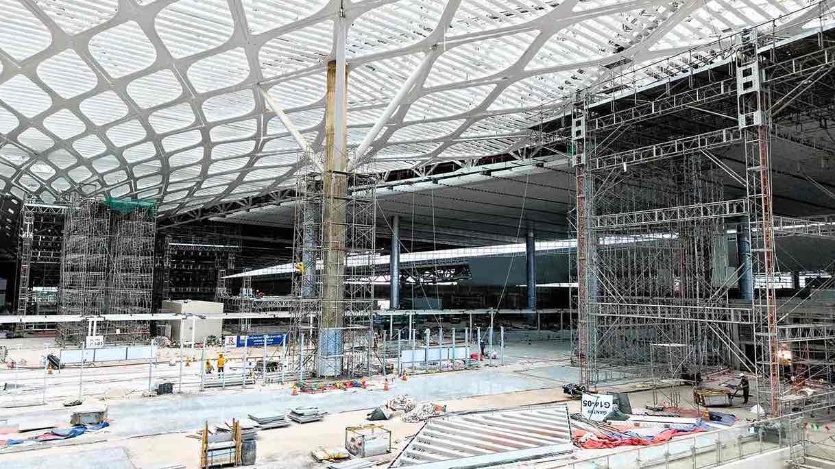 Aluminum ceiling roof system illuminates Long Thanh airport passenger terminal. Photo: Airports Corporation of Vietnam (ACV)