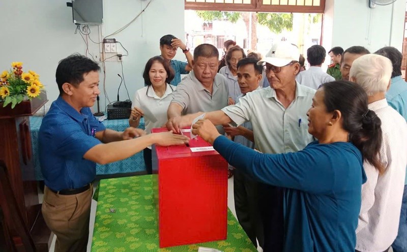 Người trẻ gánh vác việc làng bằng kỹ năng số