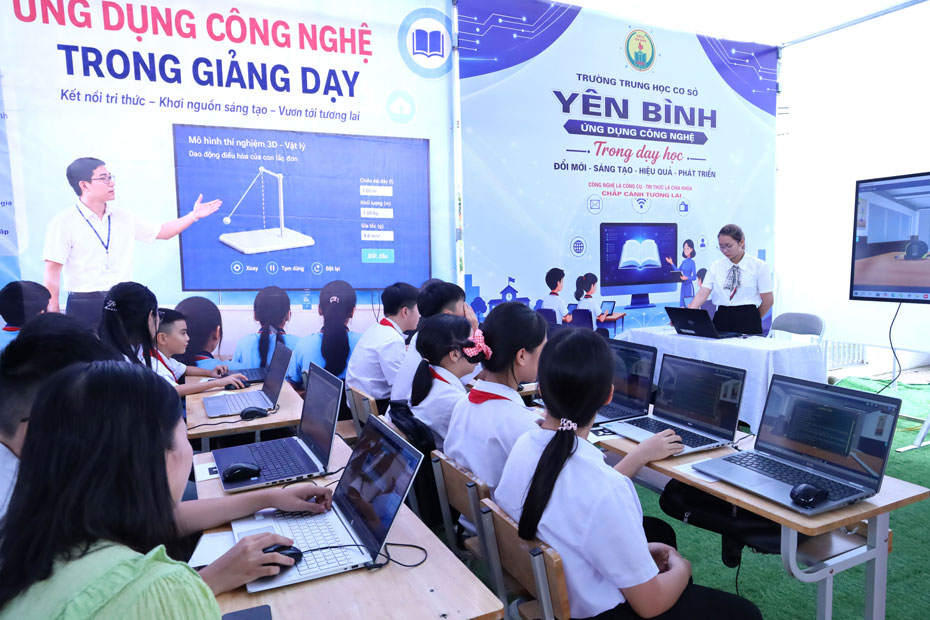 Lào Cai kêu gọi đầu tư các trung tâm nghiên cứu, vườn ươm công nghệ, không gian đổi mới sáng tạo.