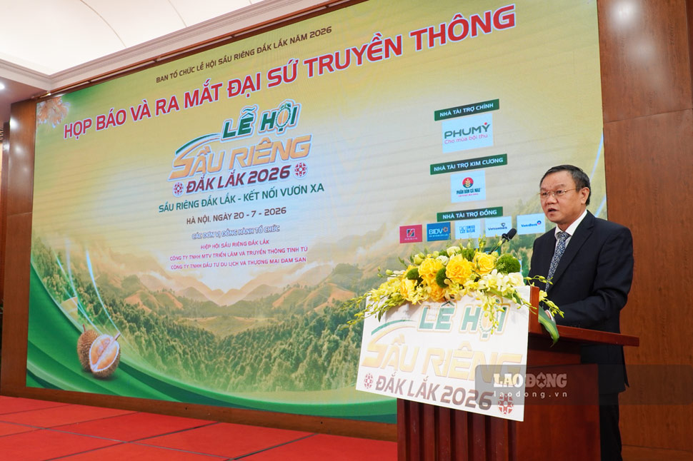 Ông Đào Mỹ - Phó Chủ tịch UBND tỉnh Đắk Lắk, Trưởng Ban Tổ chức Lễ hội phát biểu tại sự kiện. Ảnh: Hạo Thiên