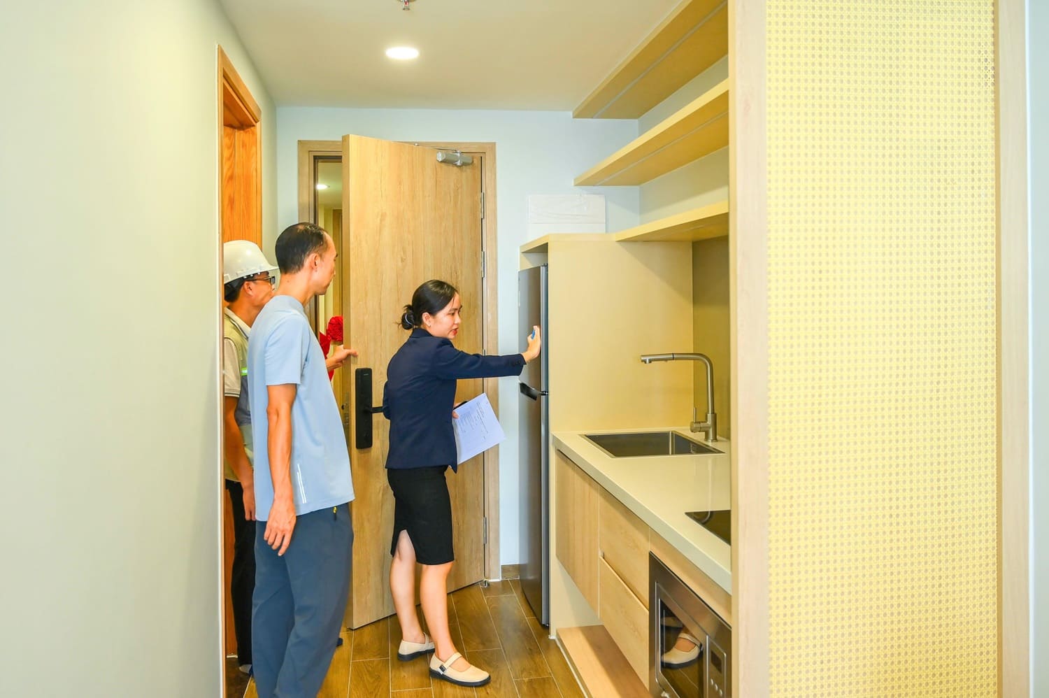 Cư dân nhận bàn giao căn hộ hoàn thiện nội thất, sẵn sàng đưa vào hoạt động từ sớm. Ảnh: TDG Group