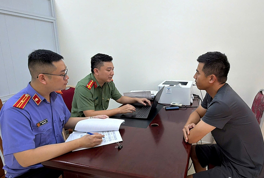 Đối tượng Đ.V.Q làm việc tại cơ quan Công an, hiện đã bị khởi tố. Ảnh: Công an Hải Phòng
