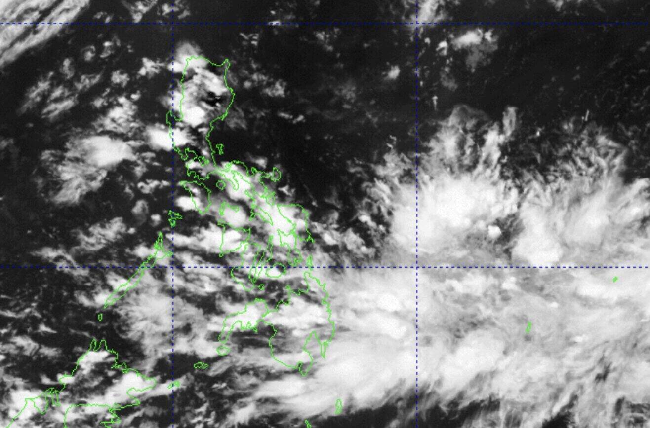 Satellite images show dense convective clouds due to the southwest monsoon (Habagat) covering many areas of the Philippines, increasing the risk of heavy rain, flash floods and landslides in affected localities. Photo: PAGASA