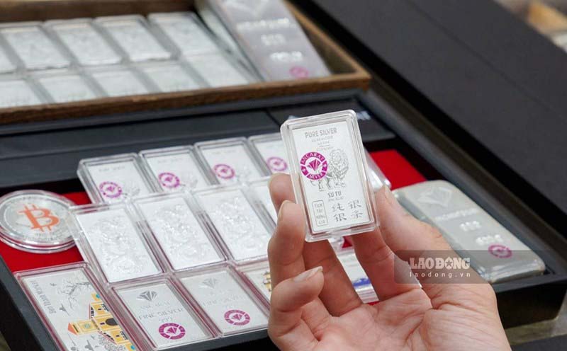 Silver is still assessed as having long-term prospects thanks to industrial demand, but the short-term trend still depends on US economic data and global financial market developments. Photo: Phan Anh