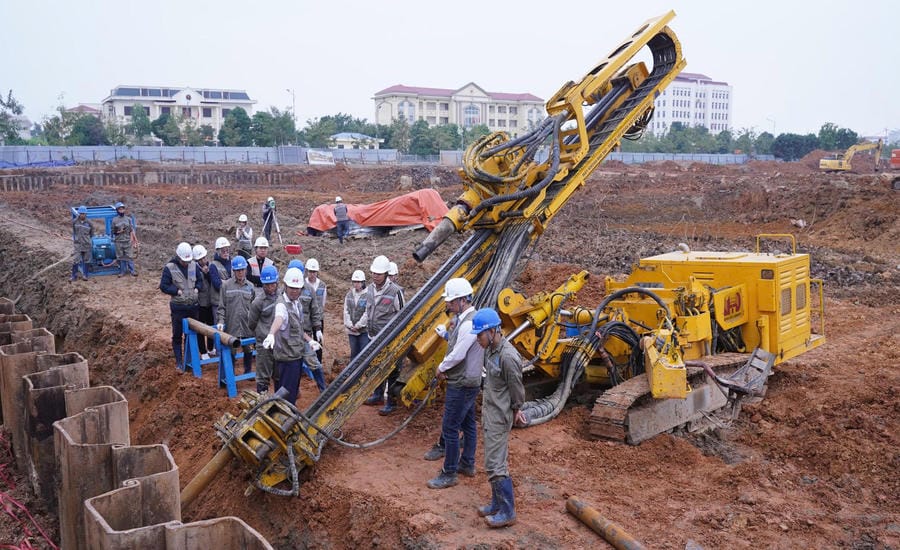 Students are trained in practice at Minh Duc Construction Group. Photo: Minh Duc Construction Group provided