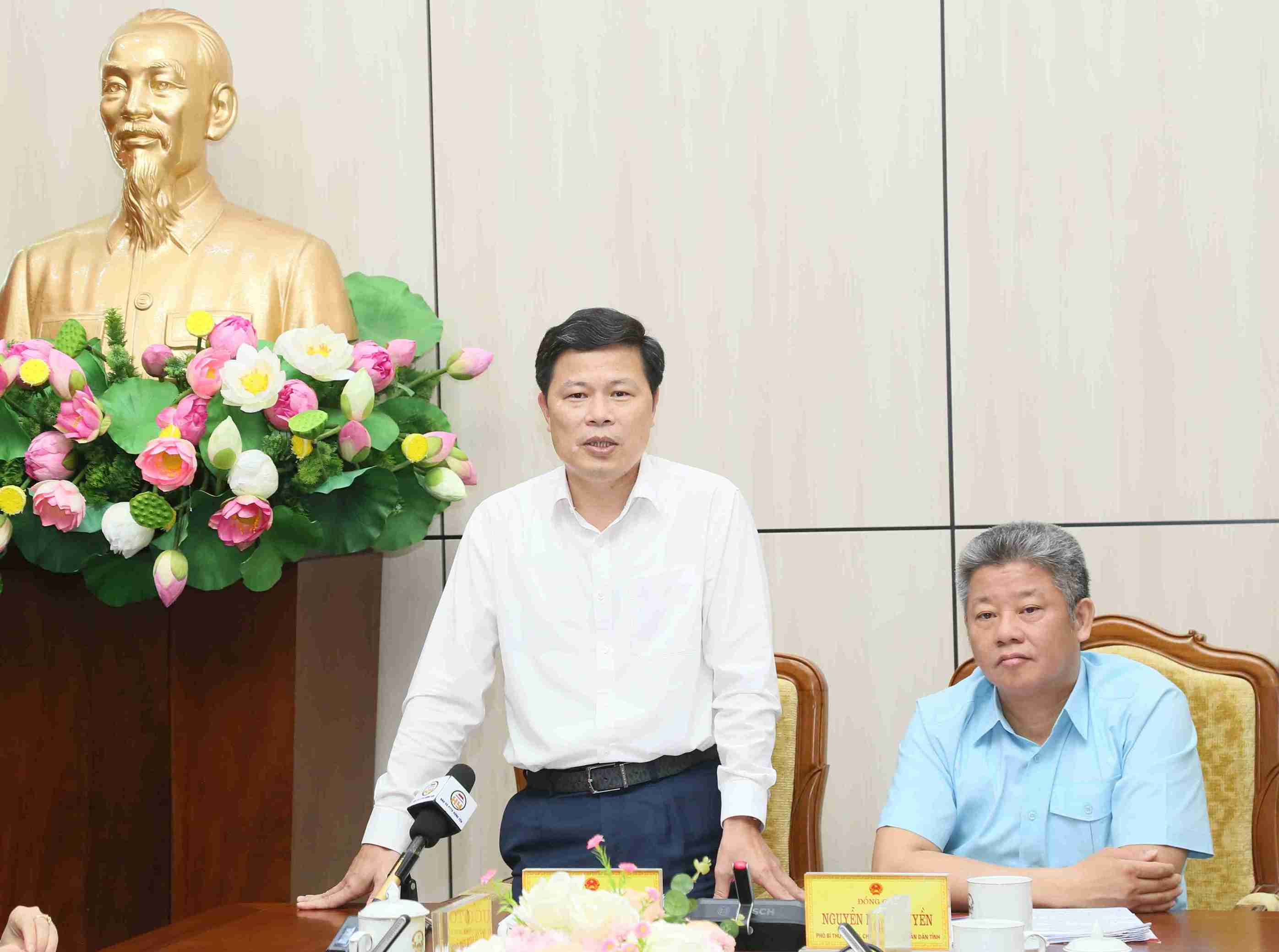 Chủ tịch Ủy ban MTTQ Việt Nam tỉnh phát biểu tại cuộc họp. Ảnh: Cổng TTĐT tỉnh Hưng Yên