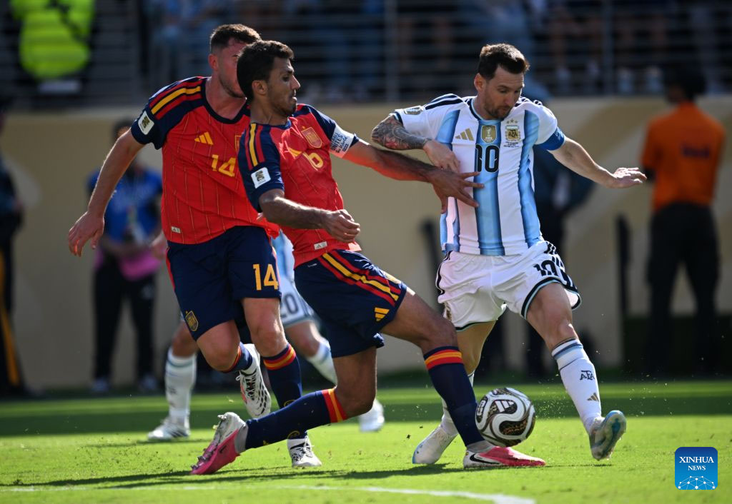 Tây Ban Nha đã “bóp nghẹt” Argentina. Ảnh: Xinhua