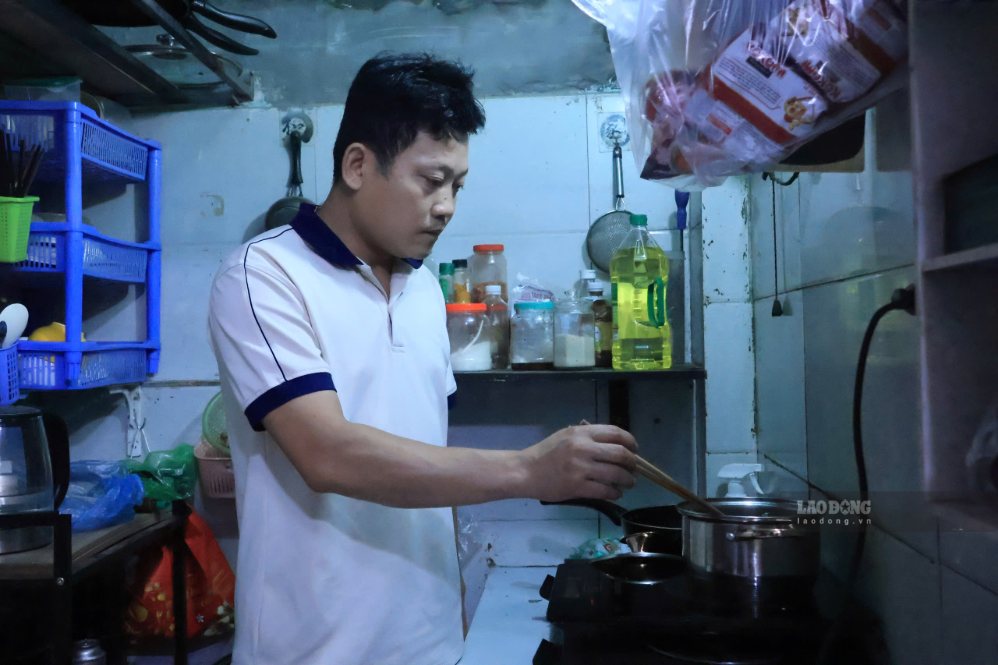 Mr. Nguyen Huu Mao, worker of ToTo Vietnam Co., Ltd. Photo: Van Duan