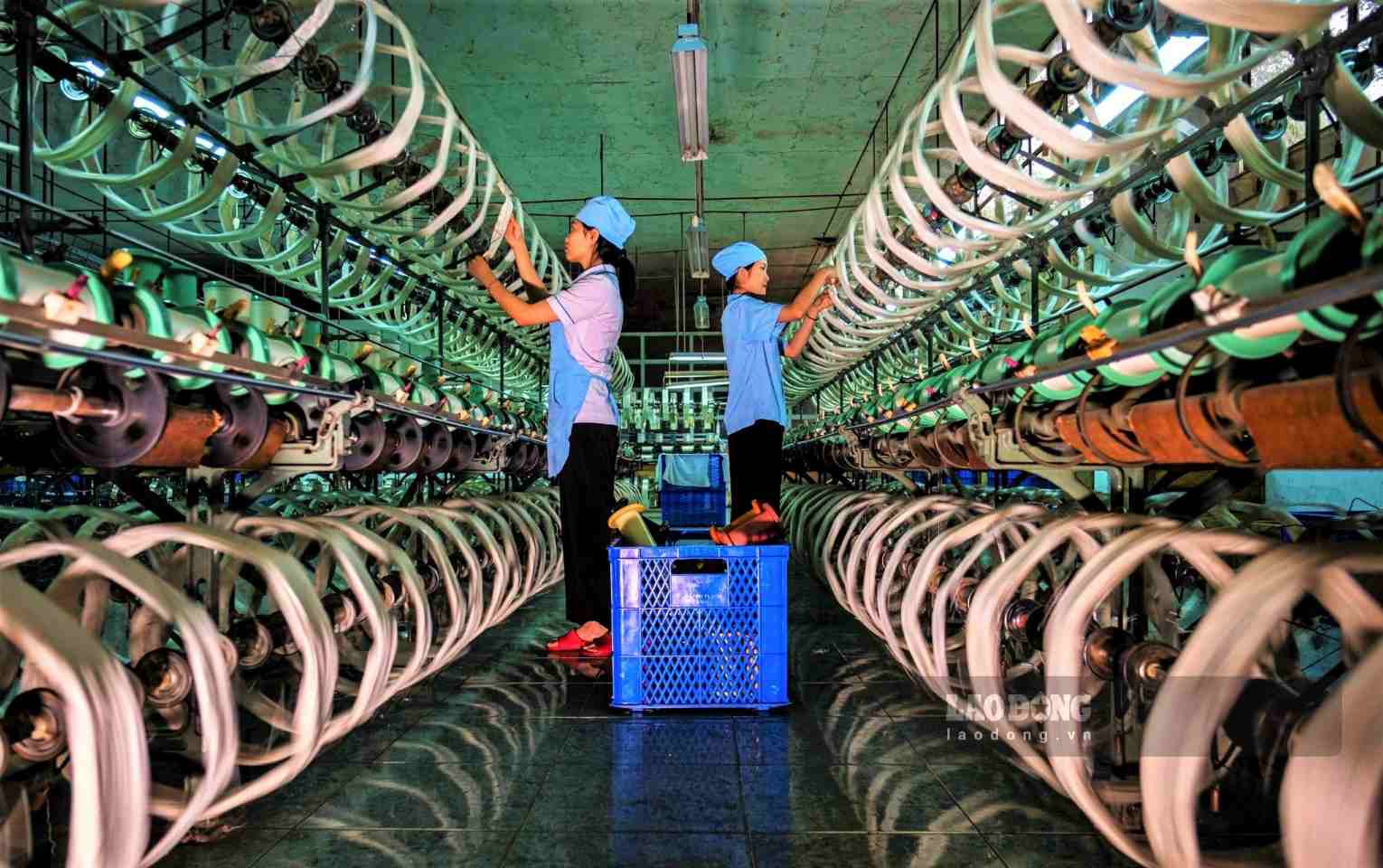 Lâm Đồng phát huy lợi thế là trung tâm ươm tơ, dệt lụa lớn nhất cả nước, tạo sức hút đối với các dự án đầu tư vào lĩnh vực công nghiệp chế biến và xuất khẩu. Ảnh: Phúc Khánh