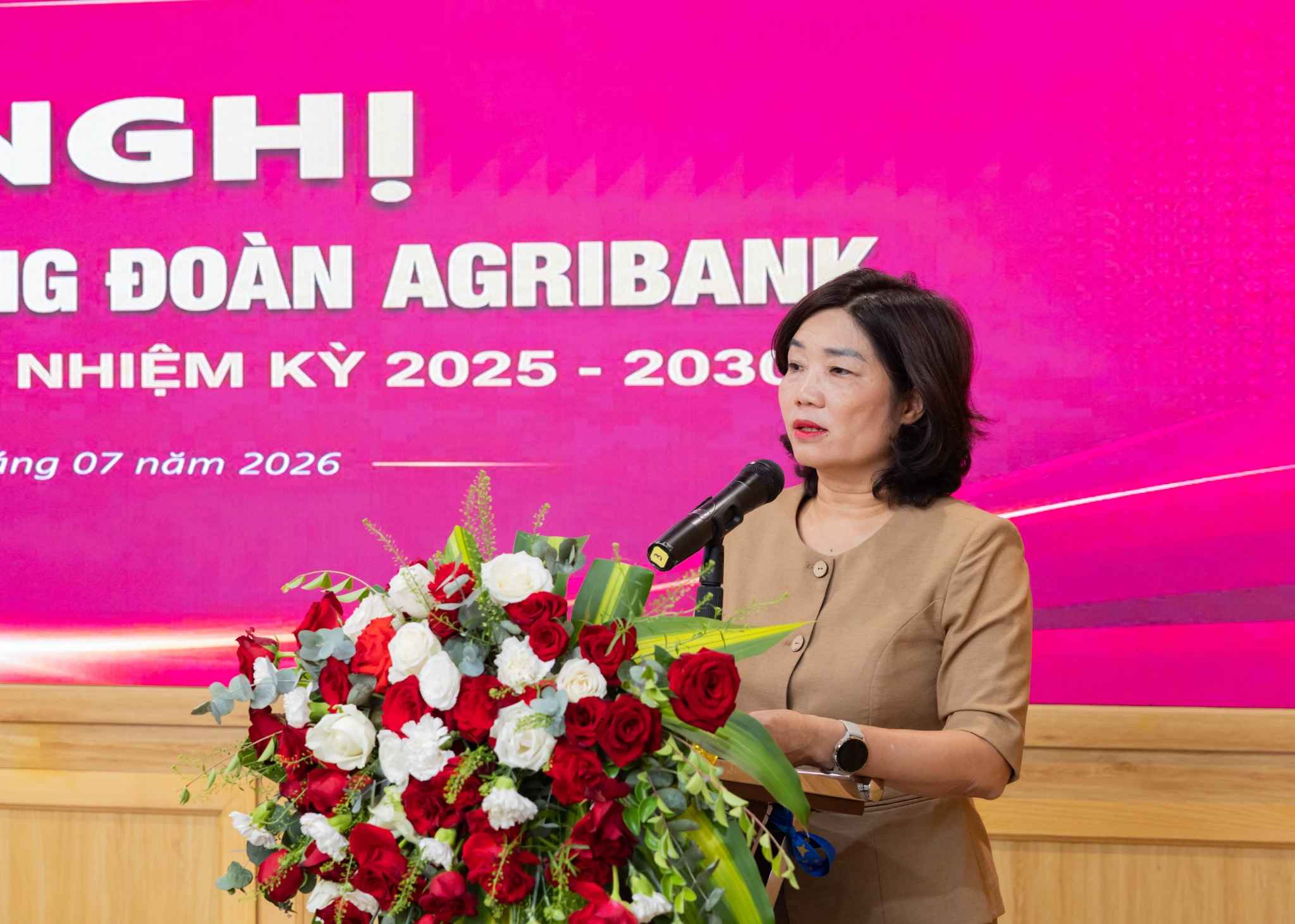 Đồng chí Từ Thị Kim Thanh - Thành viên Hội đồng thành viên, Chủ tịch Công đoàn Agribank phát biểu tại Hội nghị. Ảnh: Agribank