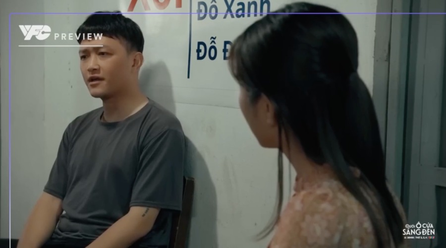 Vân an ủi Tài khi xích mích với anh ruột. Ảnh: VFC.