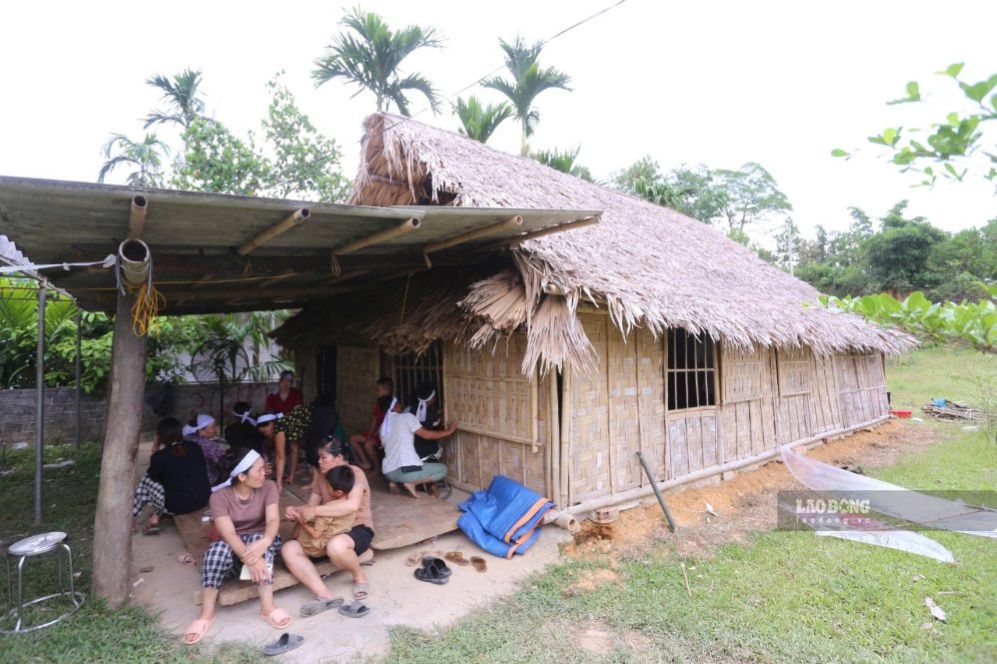 ダバコ・タインホアでの事故により、ヴェ夫妻の新しい家を建てるという夢は打ち砕かれました。写真:チャン・ラム