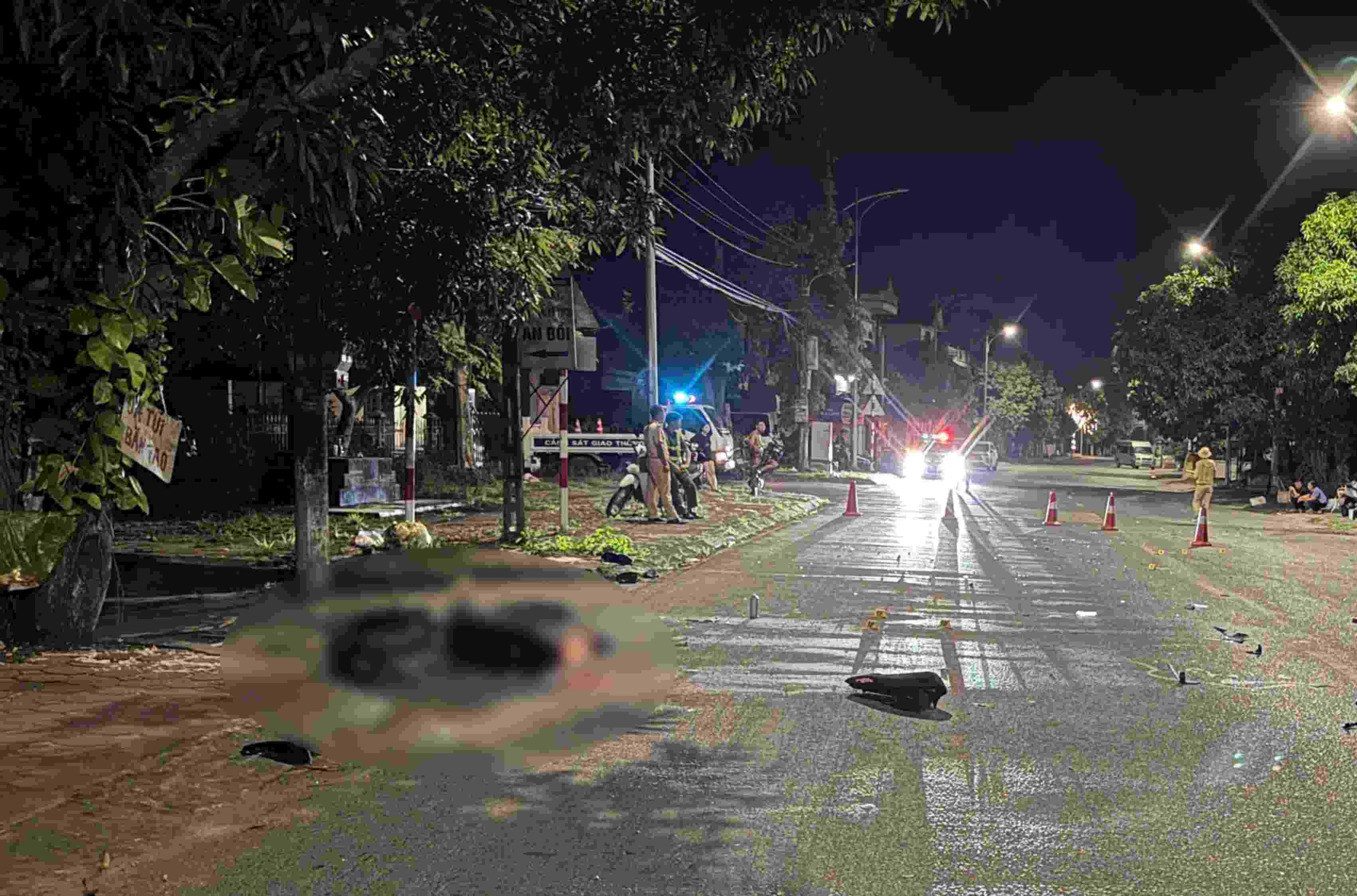 Scene of the traffic accident on National Highway 37B (Hung Yen province). Photo: Nguyen Thoi