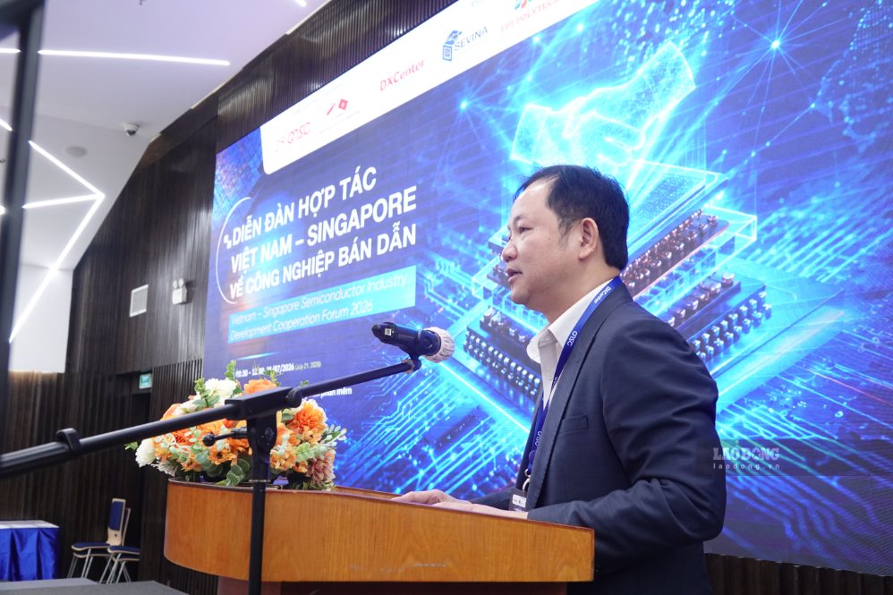 Mr. Cao Xuan Thang, Vietnamese Trade Counselor in Singapore, emphasized the potential and opportunities of businesses from both sides in the semiconductor industry. Photo: Nguyen Dang