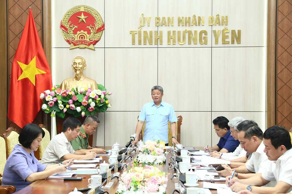 Chủ tịch UBND tỉnh Nguyễn Mạnh Quyền phát biểu chỉ đạo tại cuộc họp.