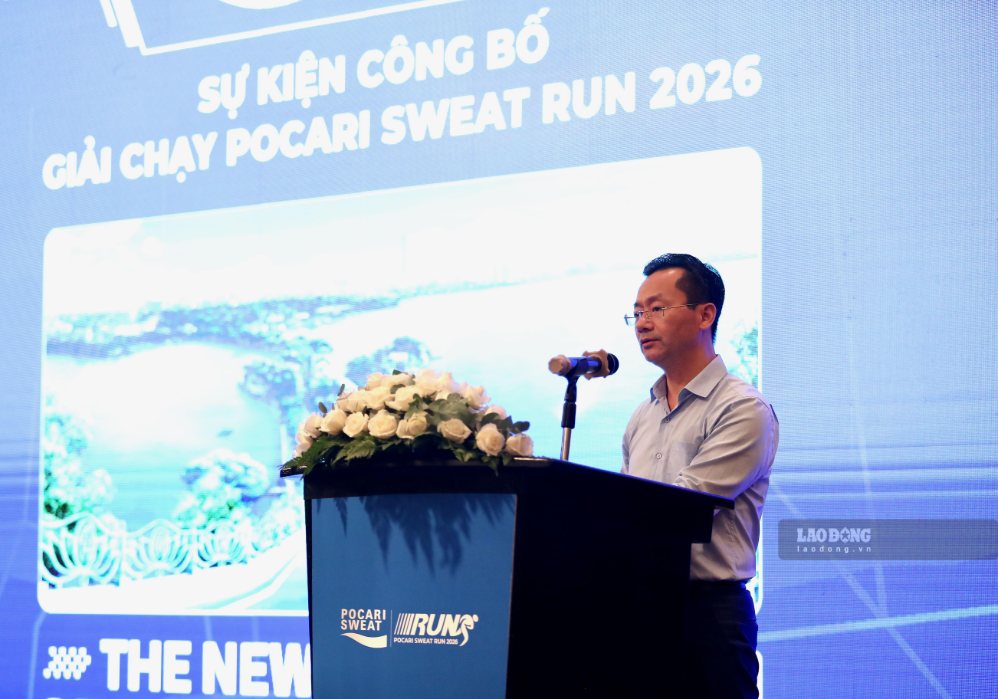 Phó Giám đốc Sở Văn hóa và Thể thao Hà Nội phát biểu tại lễ công bố giải chạy. Ảnh: Minh Phong