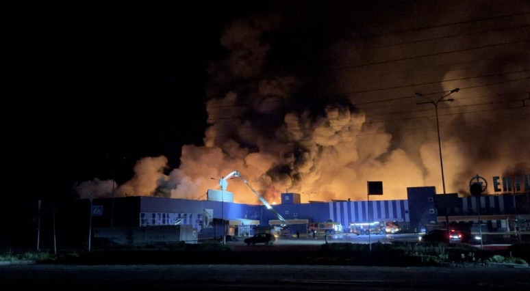 A material and equipment business center in the city of Sumy, northeastern Ukraine, caught fire fiercely after a drone attack.
