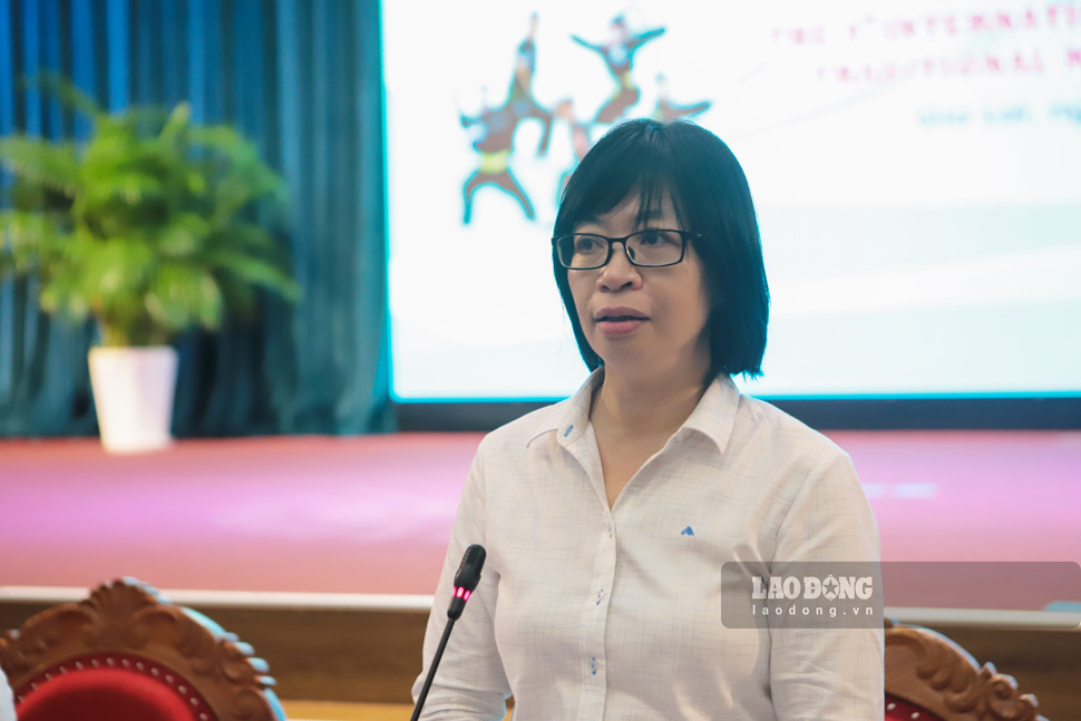 Phó Chủ tịch UBND tỉnh Gia Lai Nguyễn Thị Thanh Lịch trả lời các câu hỏi tại buổi họp báo. Ảnh: Hoài Phương