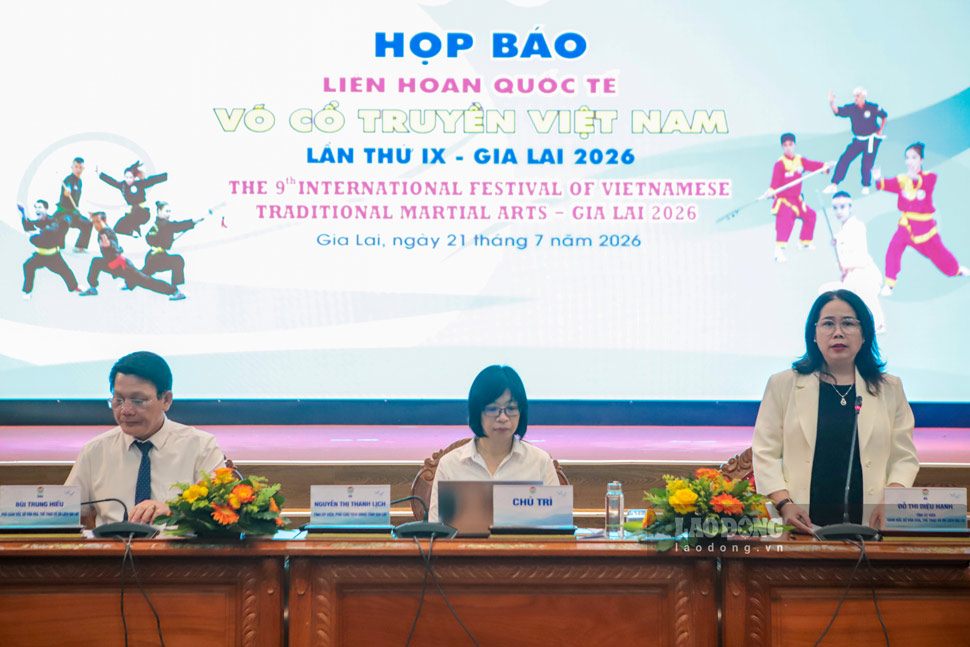Ban tổ chức thông tin về Liên hoan quốc tế Võ cổ truyền Việt Nam tại họp báo. Ảnh: Hoài Phương