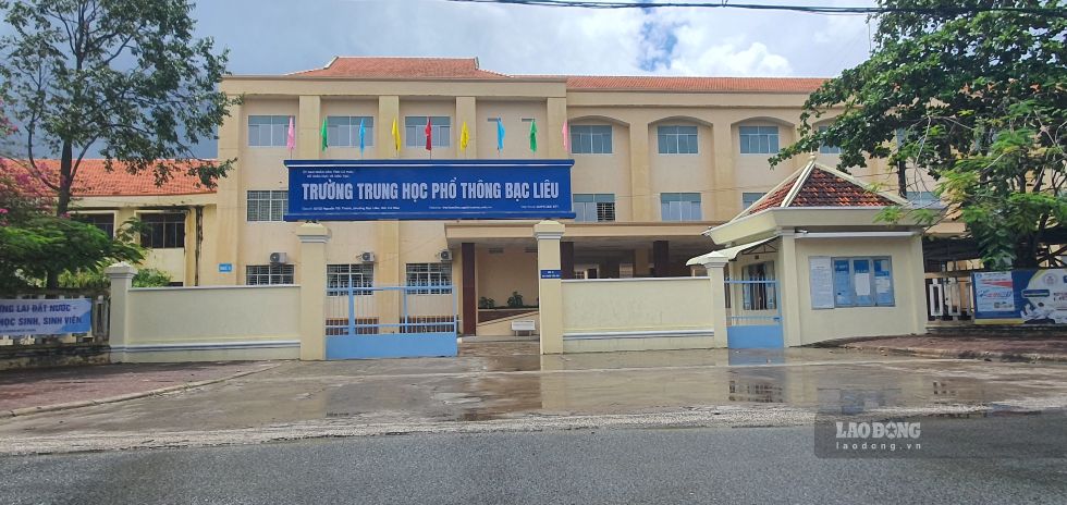 Bac Lieu High School is expected to merge with Long Thanh Secondary School. Photo: Nhat Ho