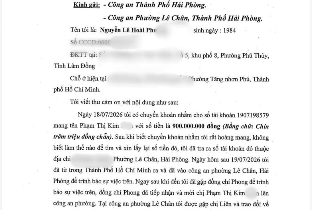 People send letters of thanks to the police force. Photo: Hai Phong City Police