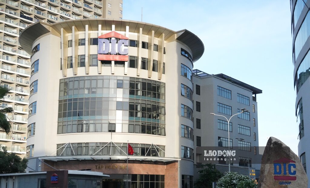 DIG Chairman and family members have been continuously sold off shares. Photo: Tri Do