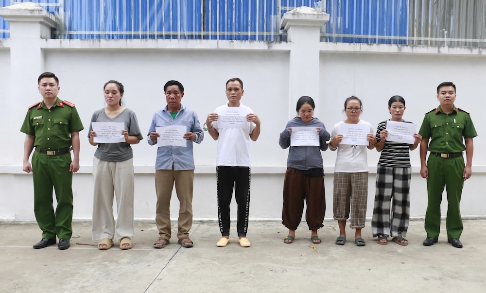 6 đối tượng trong đường dây mua bán người vừa bị triệt xóa. Ảnh: Công an Nghệ An
