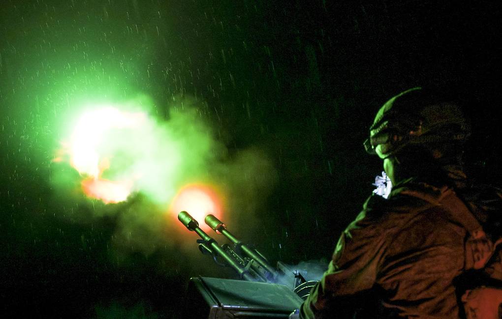 Russian soldiers operate air defense systems to cope with UAV attacks from Ukraine. Photo: TASS