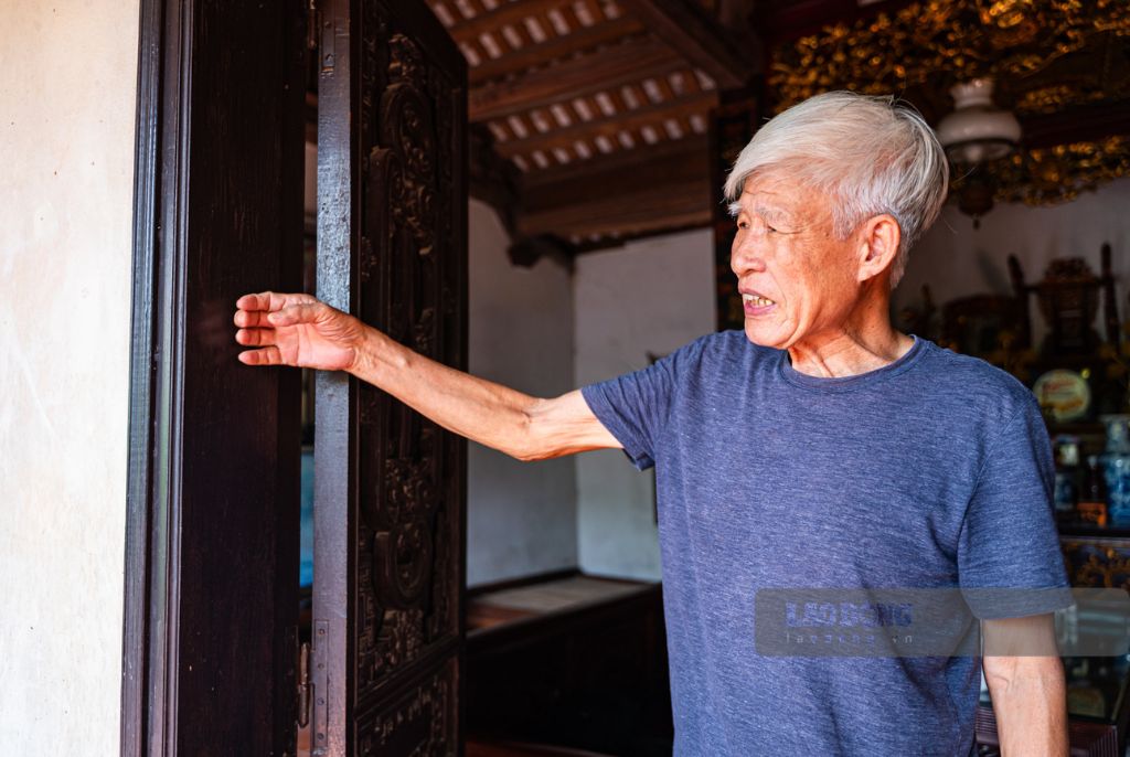 Ông Ninh cố gắng giữ gìn kiến trúc của ngôi nhà cổ. Ảnh: Ngọc Hà
