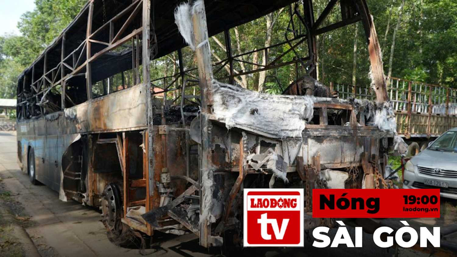 Saigon Hot News: Passenger car fire kills 7 people in Dong Nai