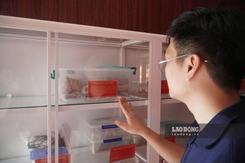 Những kỷ vật của các liệt sĩ sau khi thu thập cũng được mang đi bảo quản cẩn thận nhằm tránh sự tác động của môi trường. Ảnh: Anh Tú